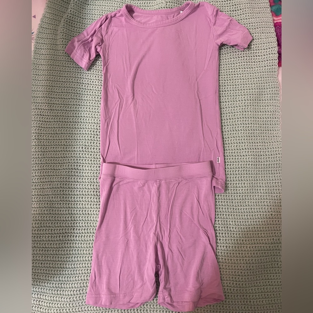 Little Sleepies Lavender Short Sleeve Pajama Set. Toddler girls size 4T